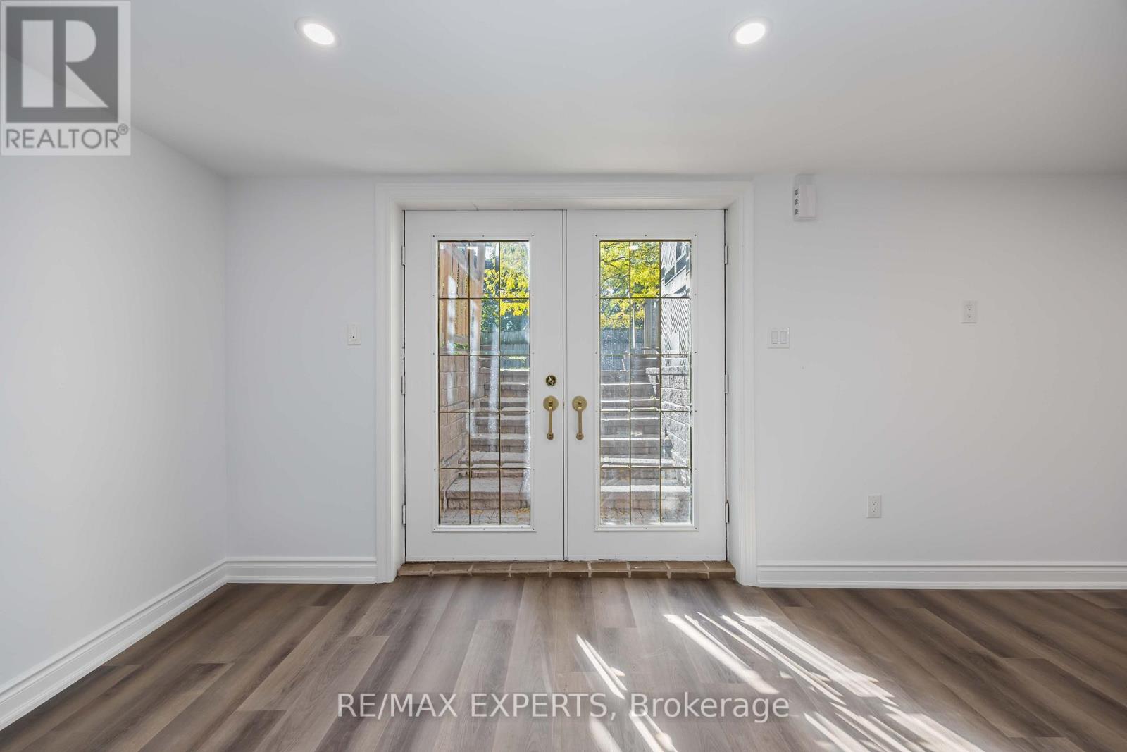 136 Holm Crescent, Markham, Ontario  L3T 5J3 - Photo 4 - N12469983