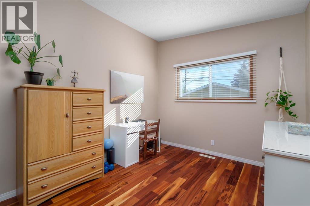 2026 41 Street Se, Calgary, Alberta  T2B 1J1 - Photo 10 - A2264541