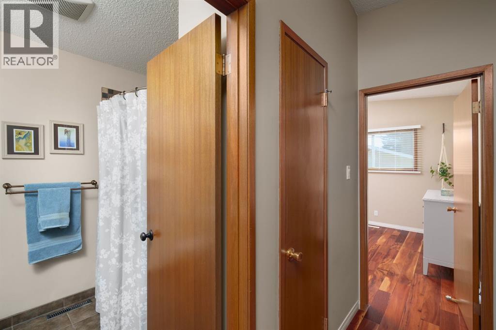 2026 41 Street Se, Calgary, Alberta  T2B 1J1 - Photo 12 - A2264541