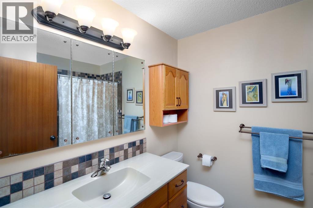 2026 41 Street Se, Calgary, Alberta  T2B 1J1 - Photo 13 - A2264541