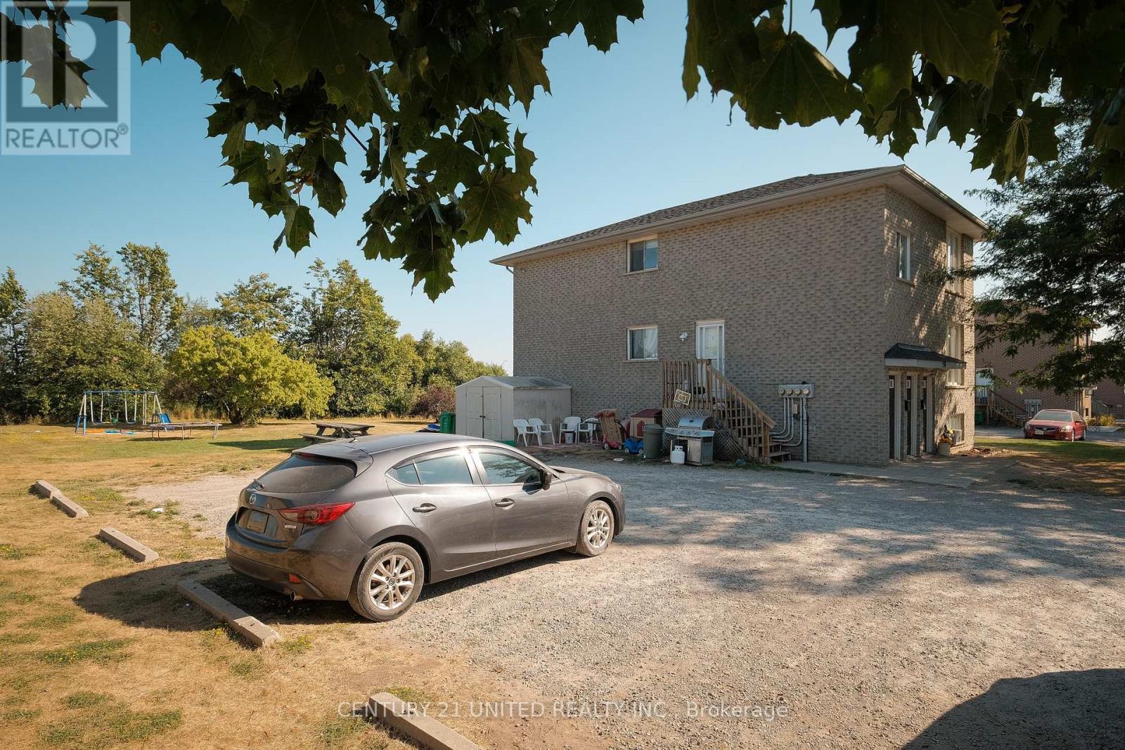 538 Crystal Drive, Peterborough South, Ontario  K9J 8H1 - Photo 11 - X12470028