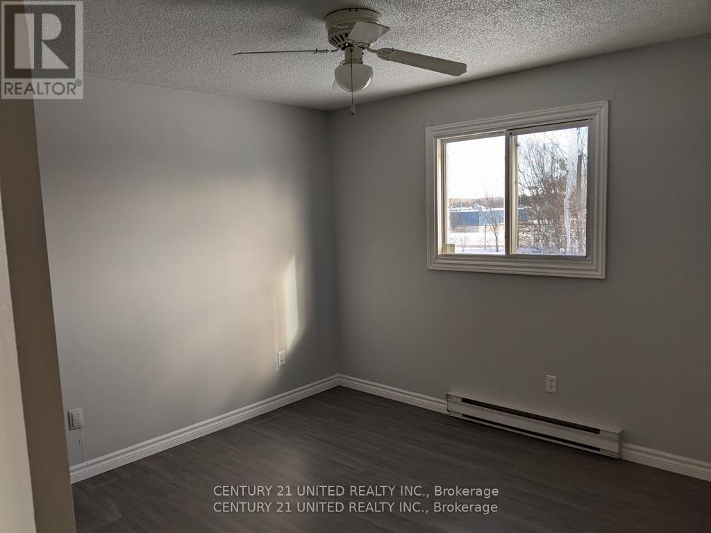 538 Crystal Drive, Peterborough South, Ontario  K9J 8H1 - Photo 16 - X12470028