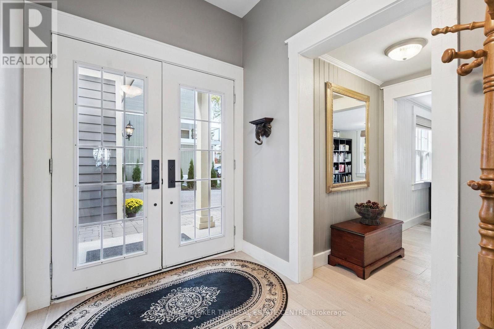 1099 Stoney Point Road, Innisfil, Ontario  L0L 1W0 - Photo 3 - N12458439