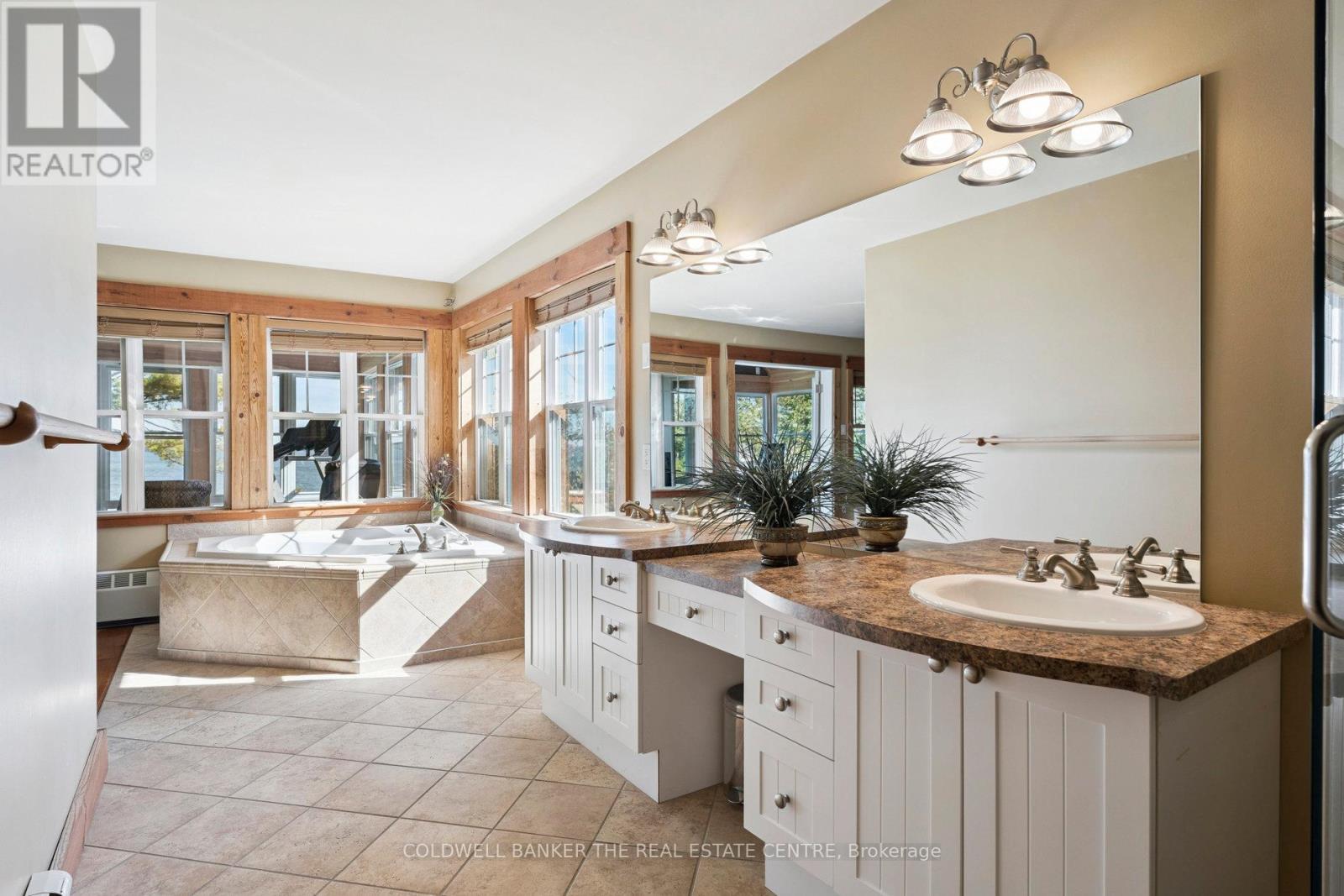 1099 Stoney Point Road, Innisfil, Ontario  L0L 1W0 - Photo 28 - N12458439