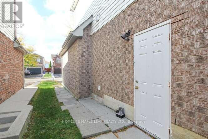 153 Cordgrass Crescent, Brampton, Ontario  L6R 2A1 - Photo 2 - W12469979
