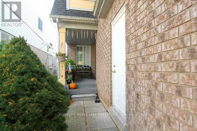 153 Cordgrass Crescent, Brampton, Ontario  L6R 2A1 - Photo 3 - W12469979