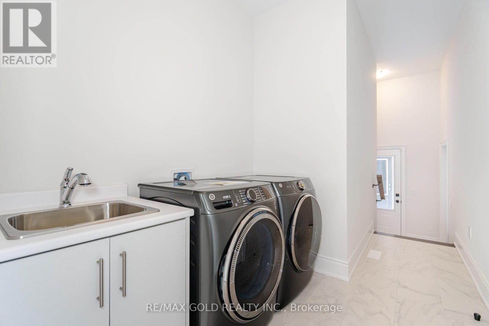 80 Raspberry Ridge Avenue, Caledon, Ontario  L7C 4N2 - Photo 27 - W12469982
