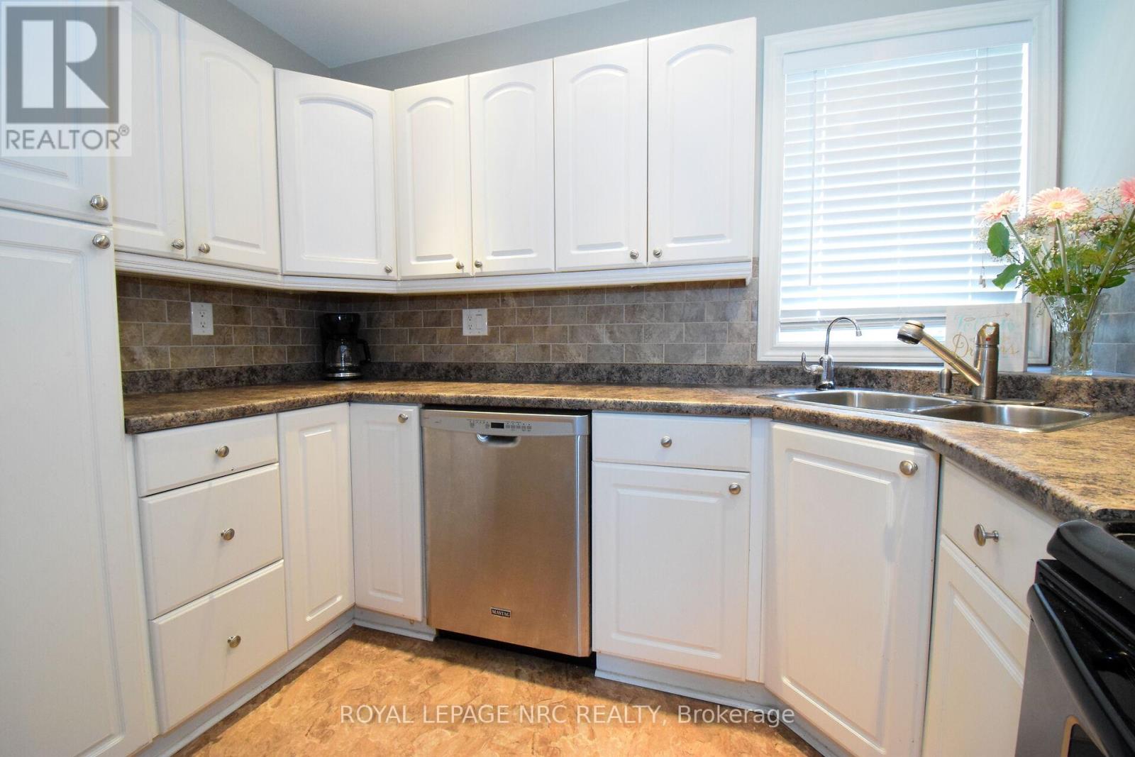 128 Haig Street, St. Catharines, Ontario  L2R 6L2 - Photo 19 - X12470006