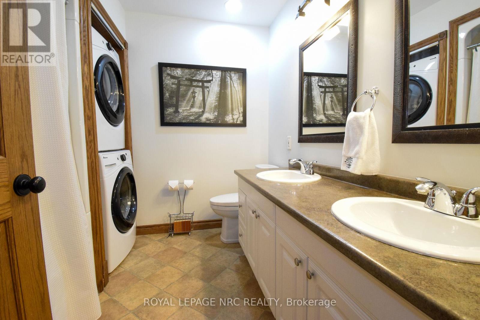 128 Haig Street, St. Catharines, Ontario  L2R 6L2 - Photo 27 - X12470006