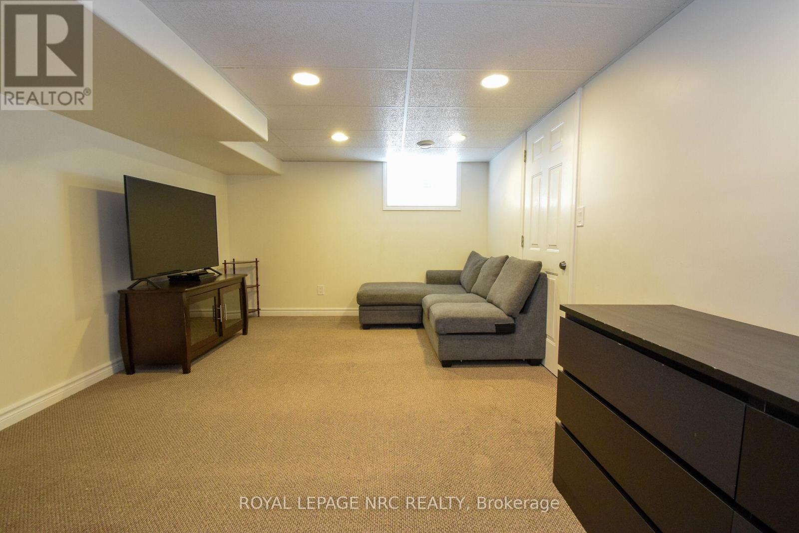 128 Haig Street, St. Catharines, Ontario  L2R 6L2 - Photo 32 - X12470006