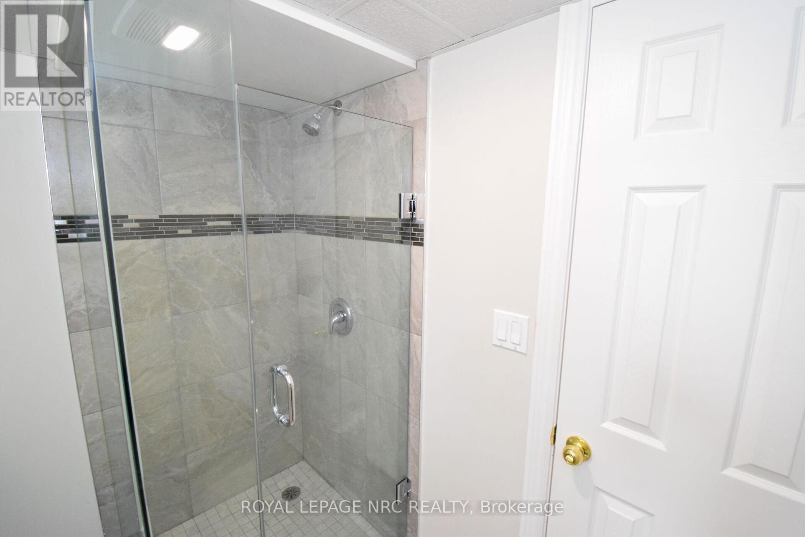 128 Haig Street, St. Catharines, Ontario  L2R 6L2 - Photo 36 - X12470006