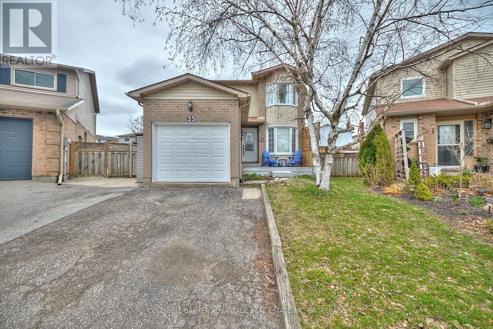 33 Naples Court, Thorold, Ontario  L2V 4S7 - Photo 1 - X12470018
