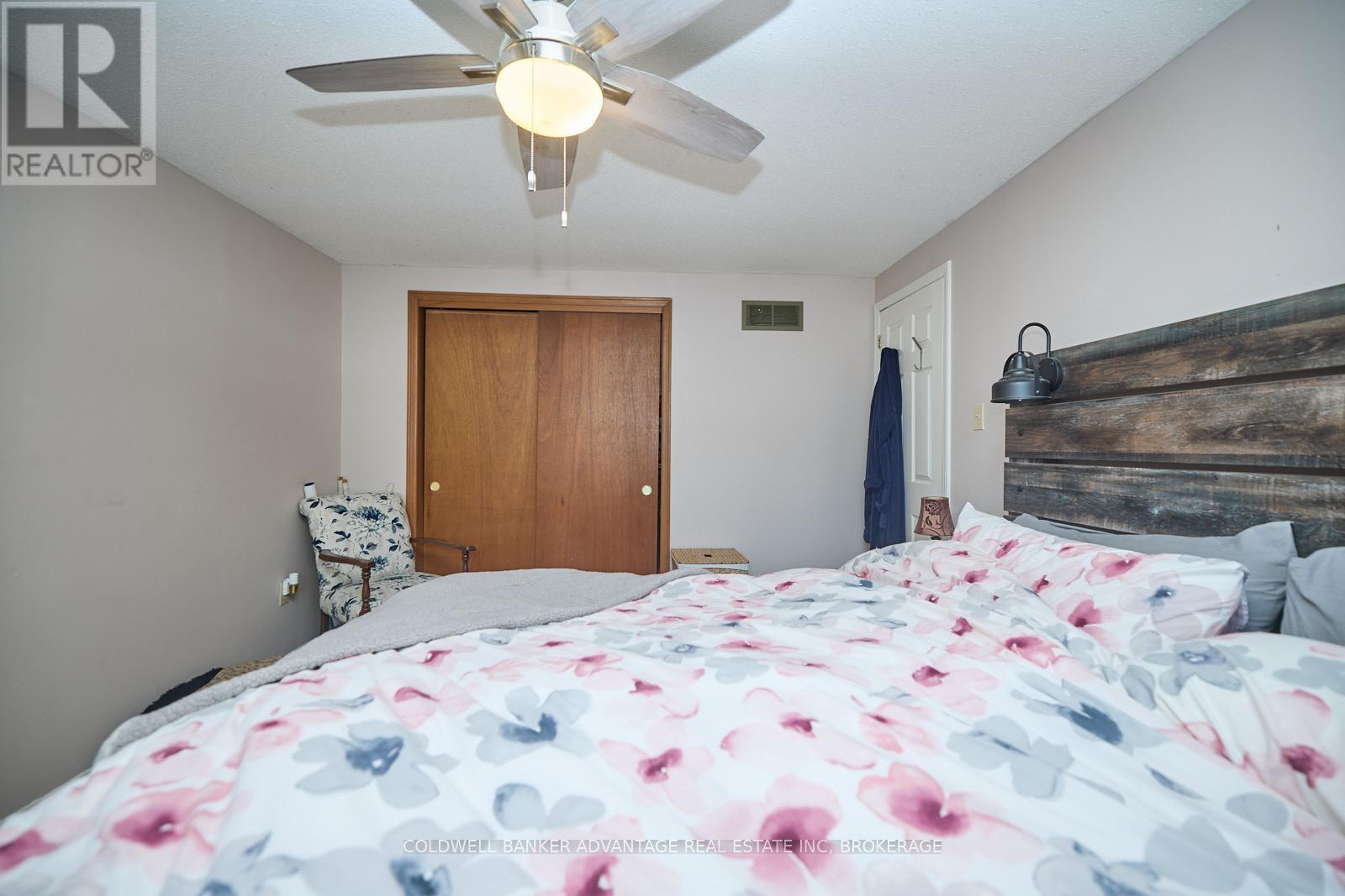 33 Naples Court, Thorold, Ontario  L2V 4S7 - Photo 21 - X12470018