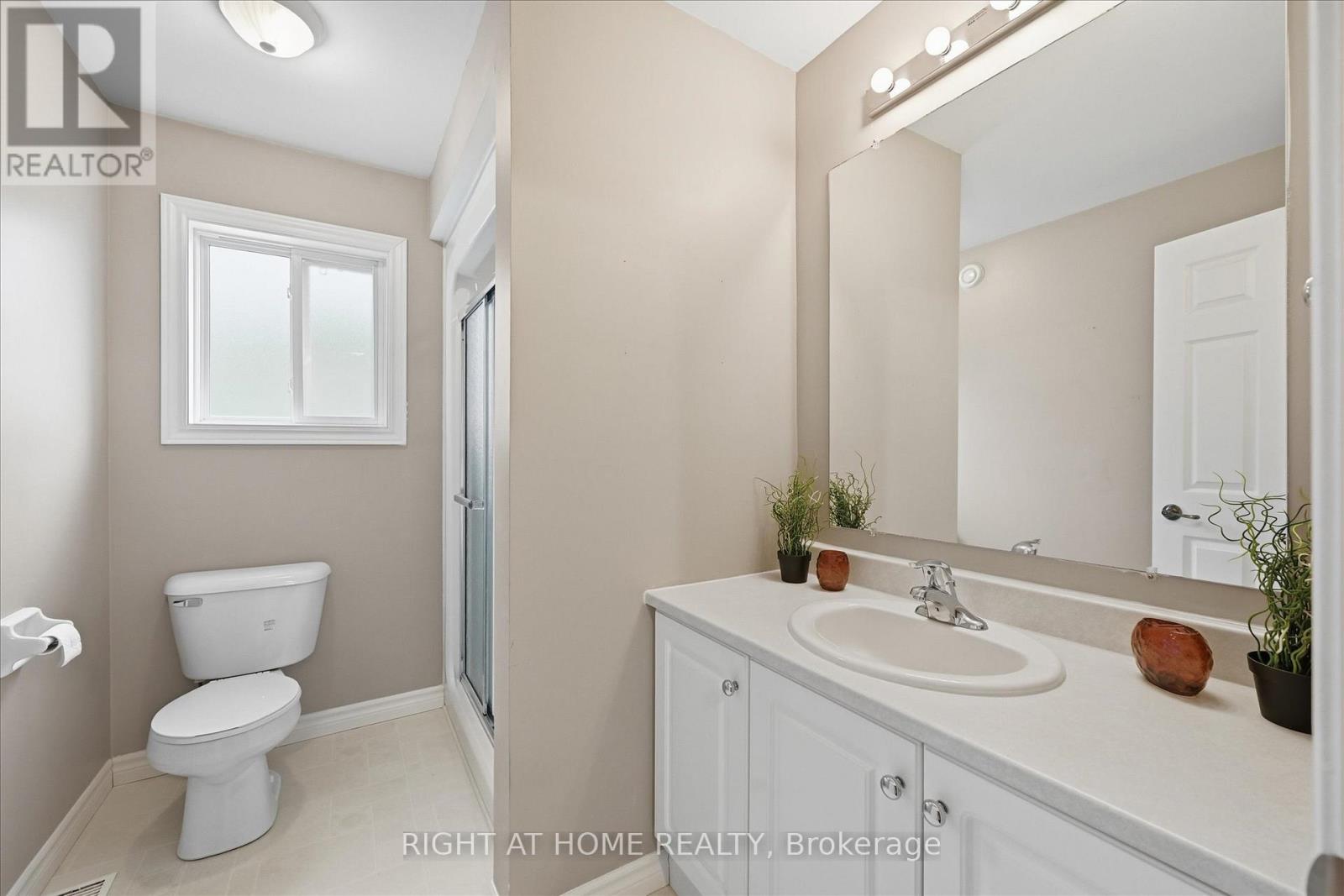 111 Gracehill Crescent, Hamilton, Ontario  L8B 1A5 - Photo 17 - X12469978