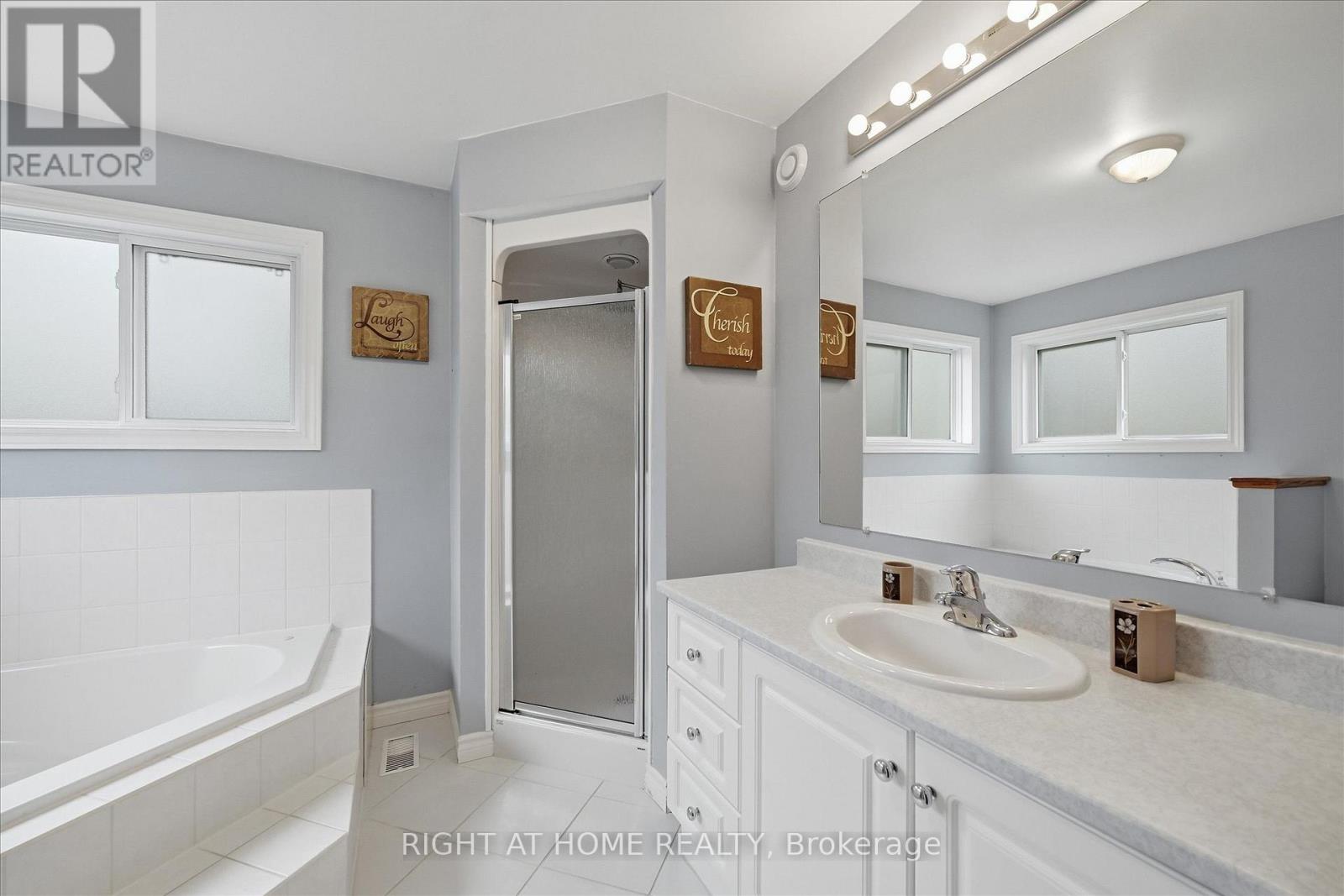 111 Gracehill Crescent, Hamilton, Ontario  L8B 1A5 - Photo 21 - X12469978
