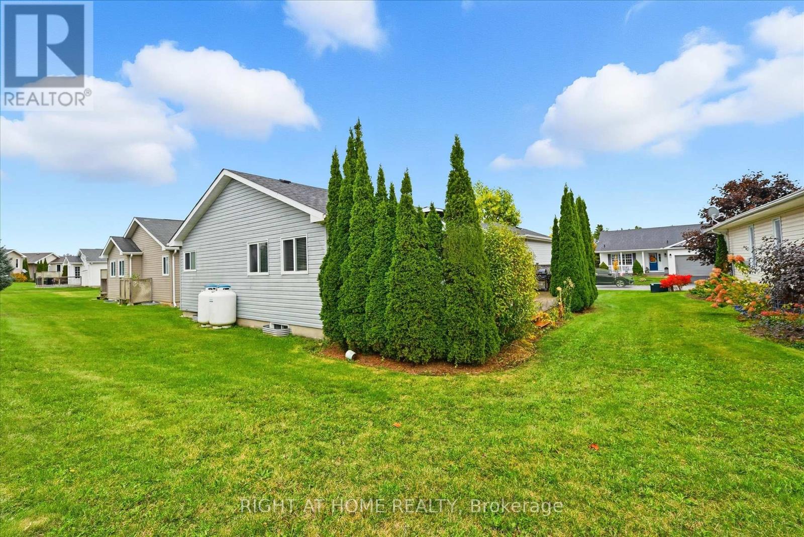 111 Gracehill Crescent, Hamilton, Ontario  L8B 1A5 - Photo 33 - X12469978