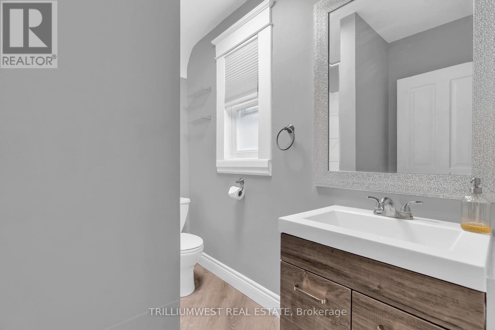 Upper - 63 Highland Road, Kitchener, Ontario  N2M 3B7 - Photo 10 - X12469984
