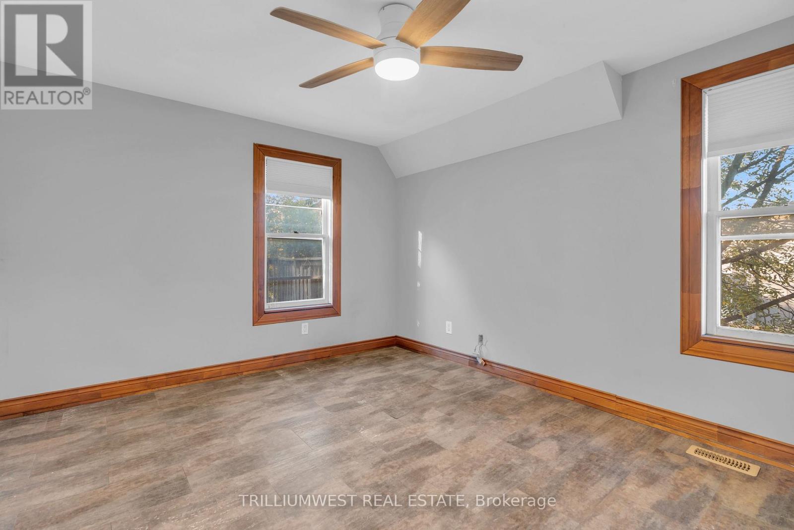 Upper - 63 Highland Road, Kitchener, Ontario  N2M 3B7 - Photo 12 - X12469984