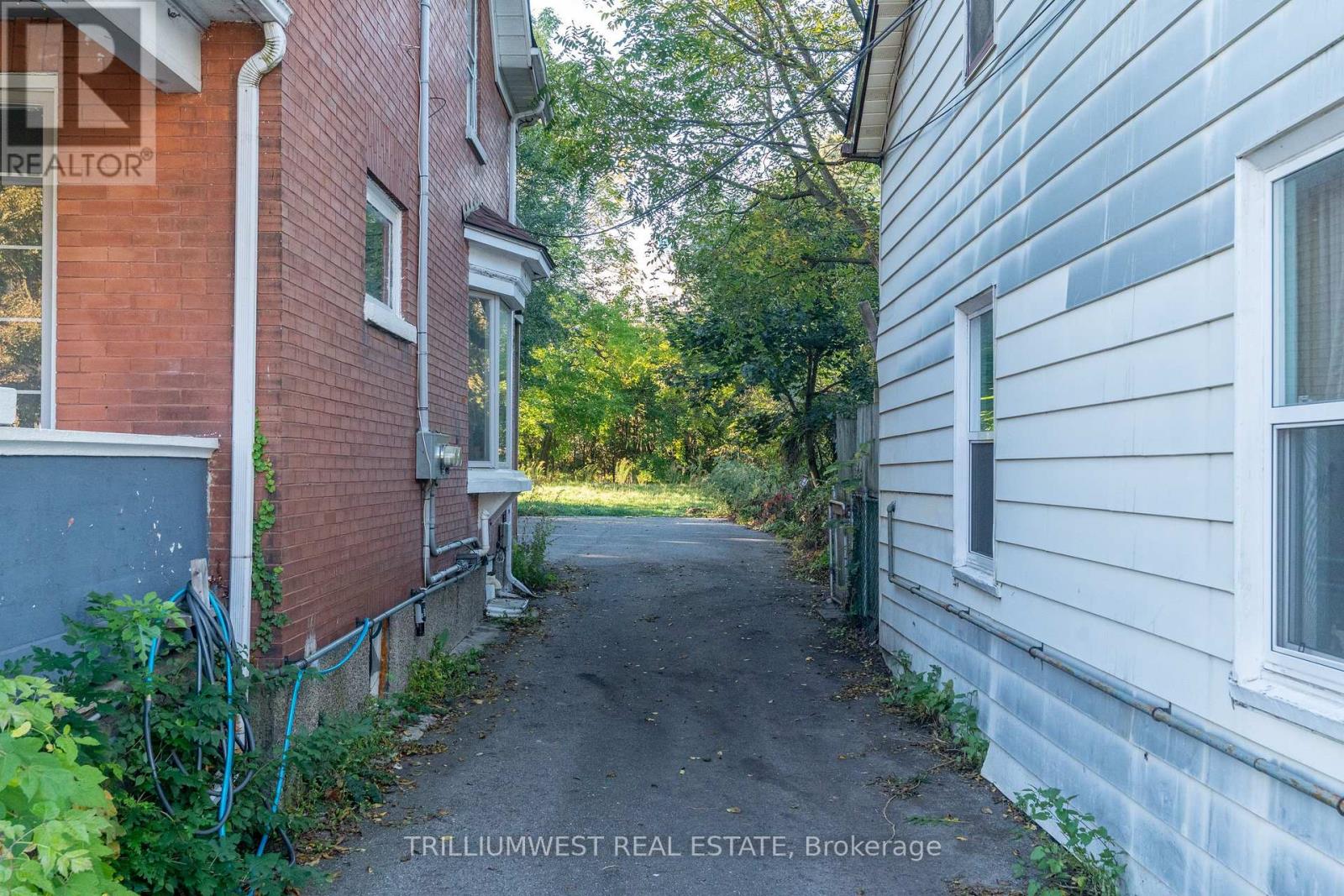 Upper - 63 Highland Road, Kitchener, Ontario  N2M 3B7 - Photo 6 - X12469984