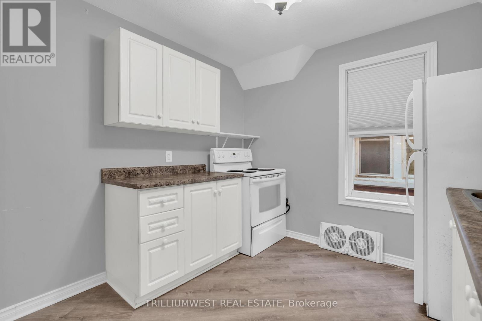 Upper - 63 Highland Road, Kitchener, Ontario  N2M 3B7 - Photo 8 - X12469984