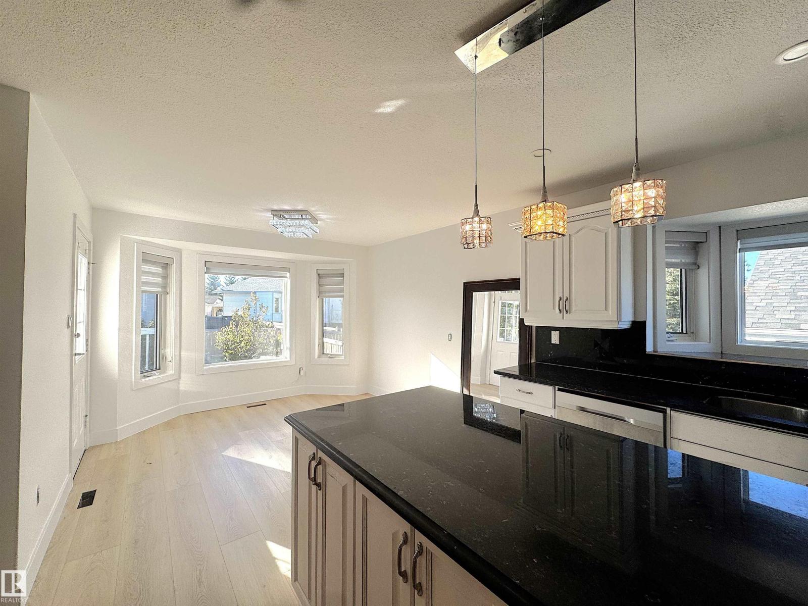 4337 21 Av Nw, Edmonton, Alberta  T6L 6L8 - Photo 16 - E4462526