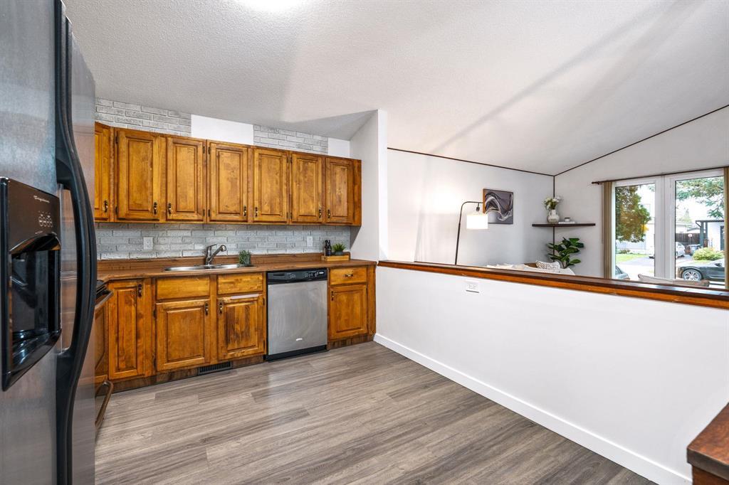 26 Strand Circle, Winnipeg, Manitoba  R2N 1N1 - Photo 8 - 202526420