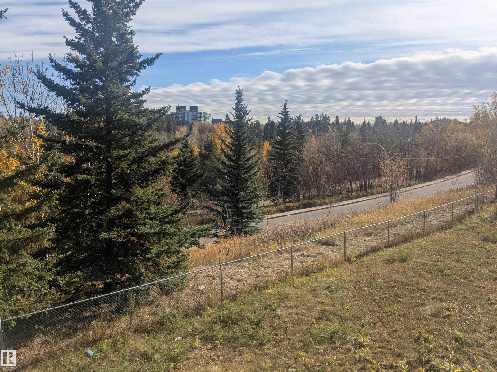 8311 96 St Nw, Edmonton, Alberta  T6C 3Y4 - Photo 2 - E4462673