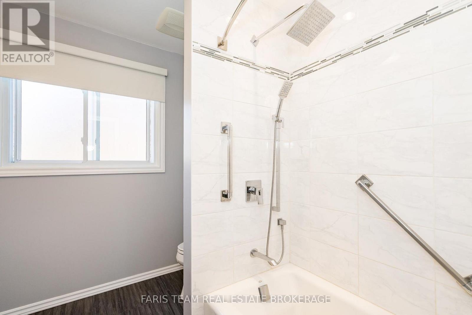 2275 Webb Street, Innisfil, Ontario  L9S 1K6 - Photo 21 - N12398268