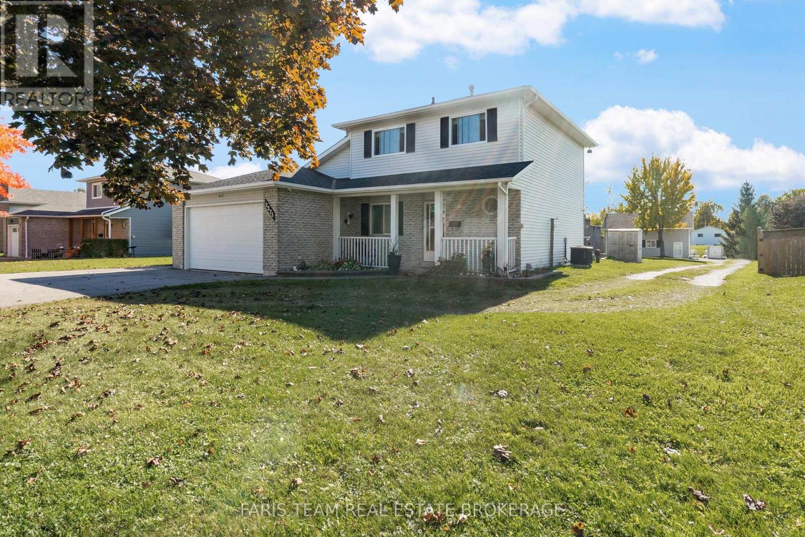 2275 Webb Street, Innisfil, Ontario  L9S 1K6 - Photo 2 - N12398268