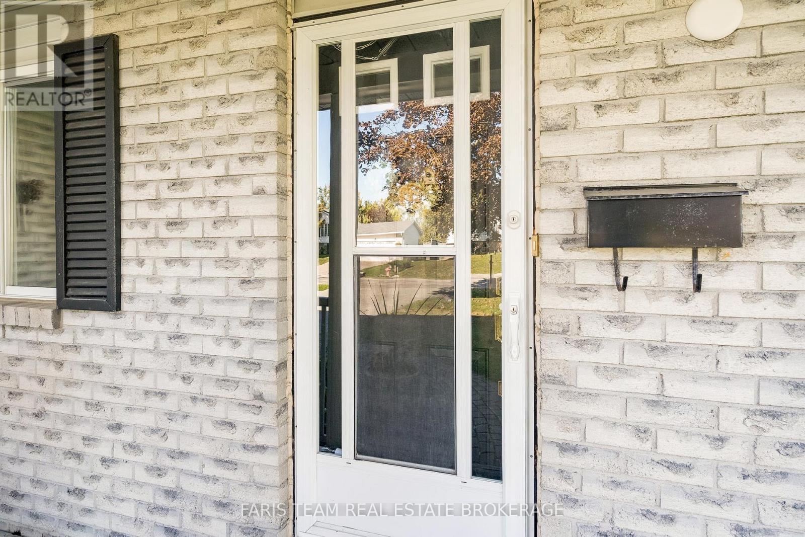 2275 Webb Street, Innisfil, Ontario  L9S 1K6 - Photo 7 - N12398268
