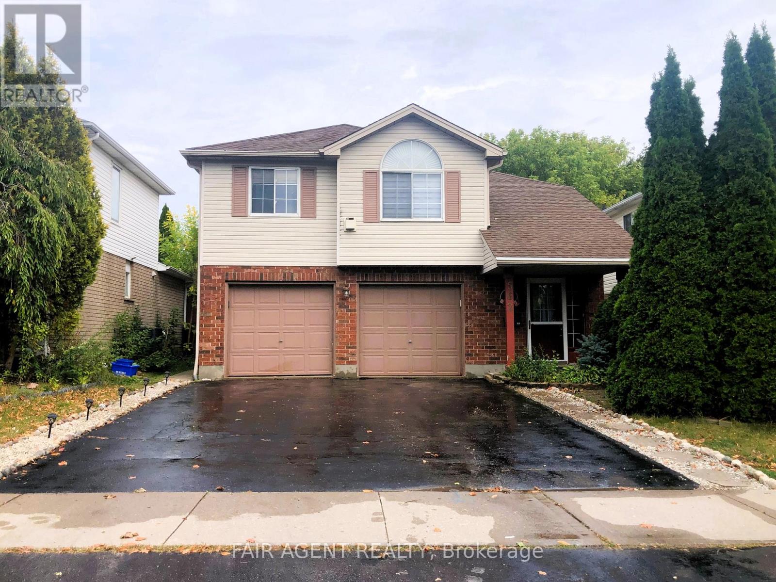 562 ERINBROOK DRIVE, Kitchener, Ontario