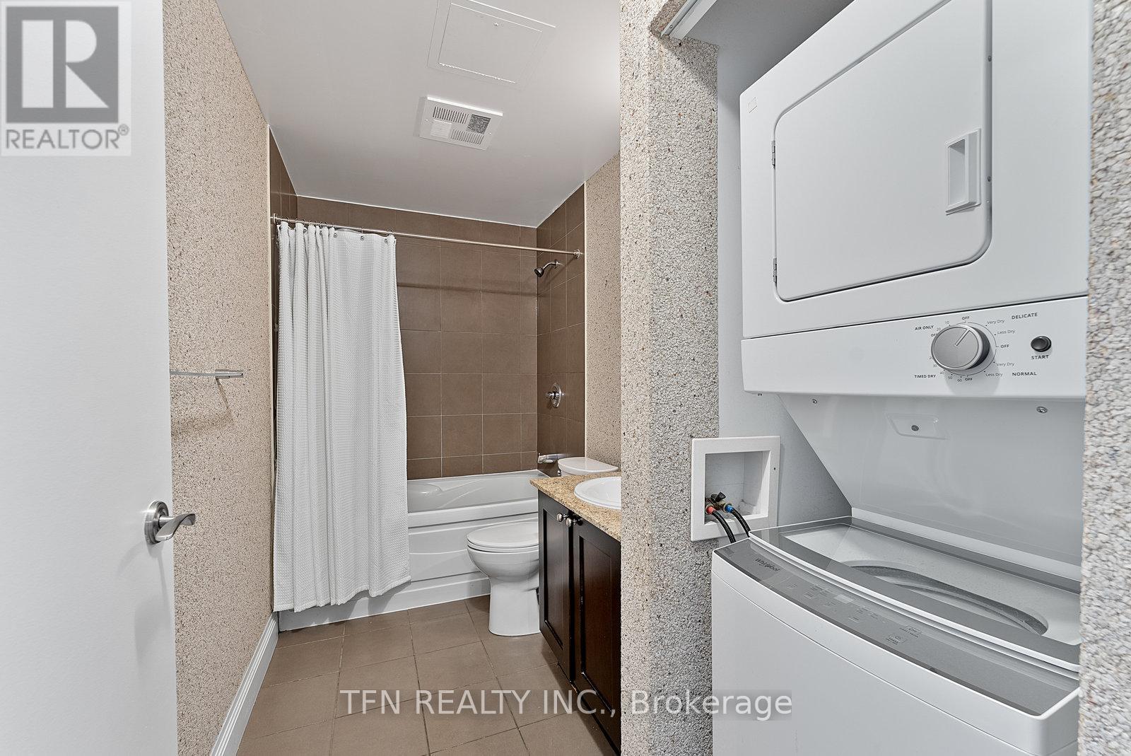 L7 - 2191 Yonge Street, Toronto, Ontario  M4S 3H8 - Photo 32 - C12470010