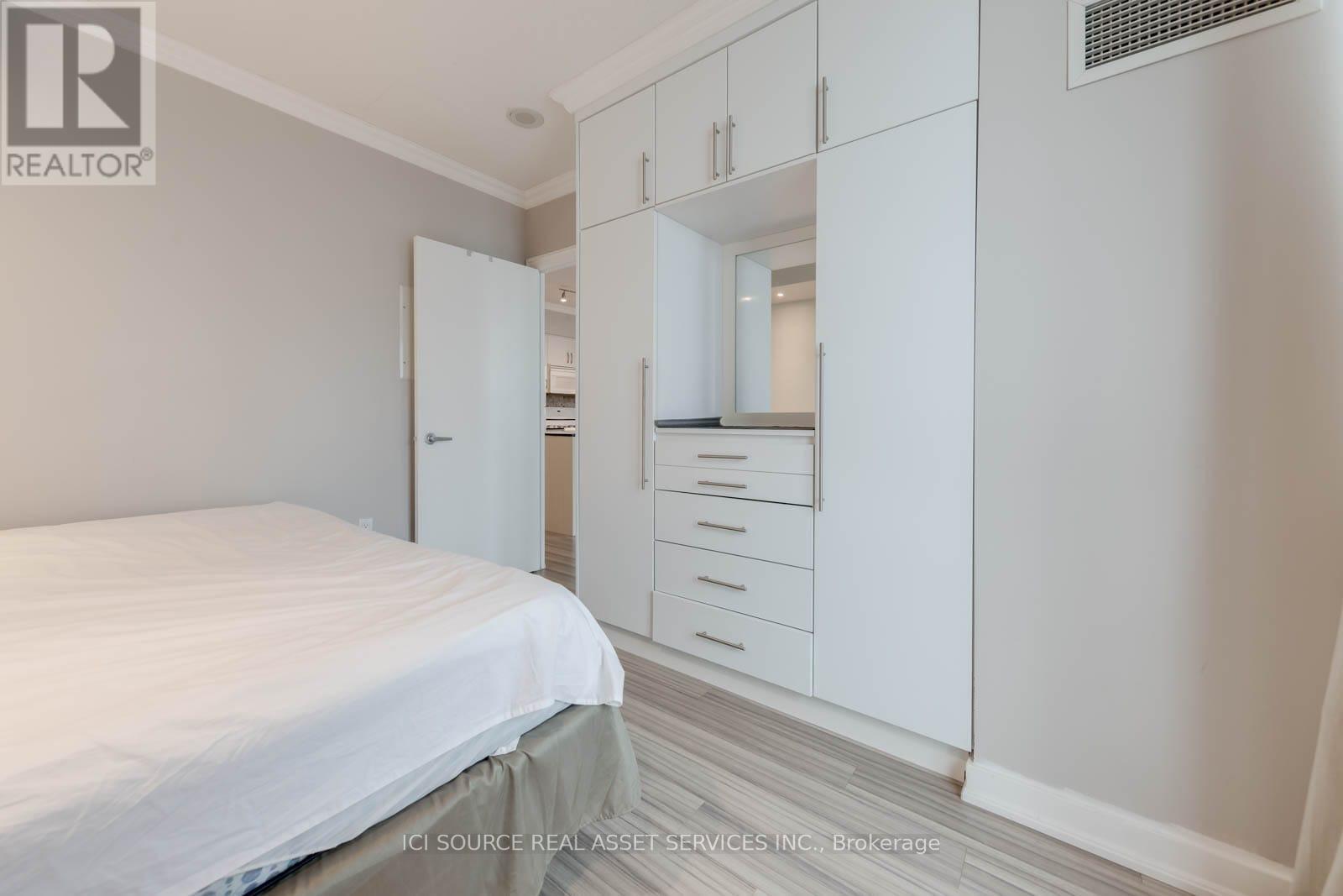 2209 - 5 Mariner Terrace, Toronto, Ontario  M5V 3V6 - Photo 10 - C12470026