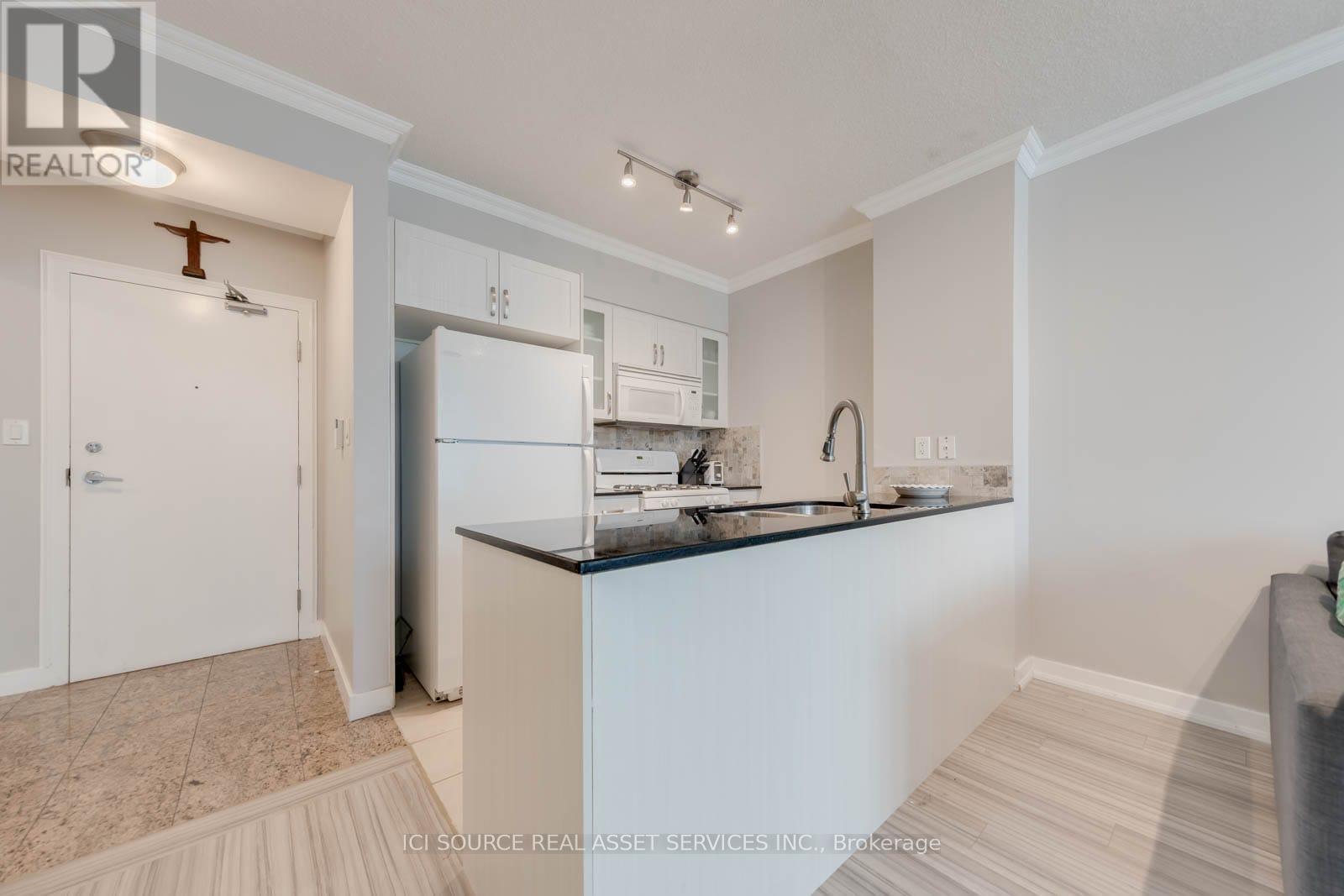 2209 - 5 Mariner Terrace, Toronto, Ontario  M5V 3V6 - Photo 2 - C12470026
