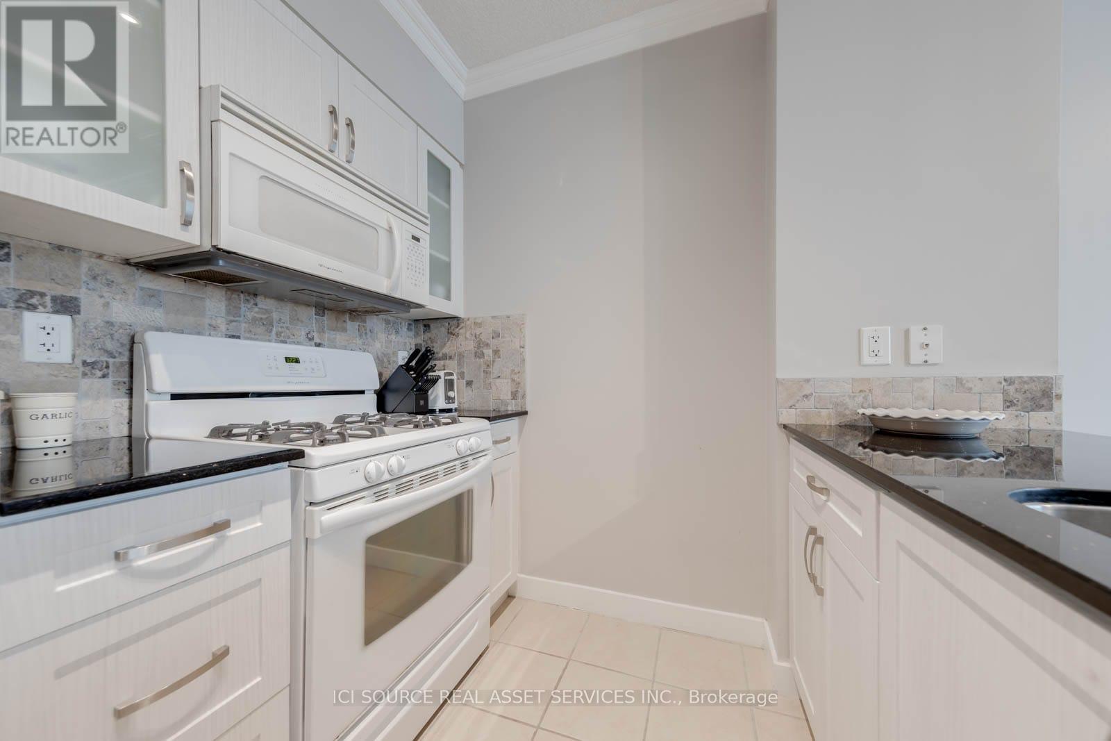 2209 - 5 Mariner Terrace, Toronto, Ontario  M5V 3V6 - Photo 4 - C12470026