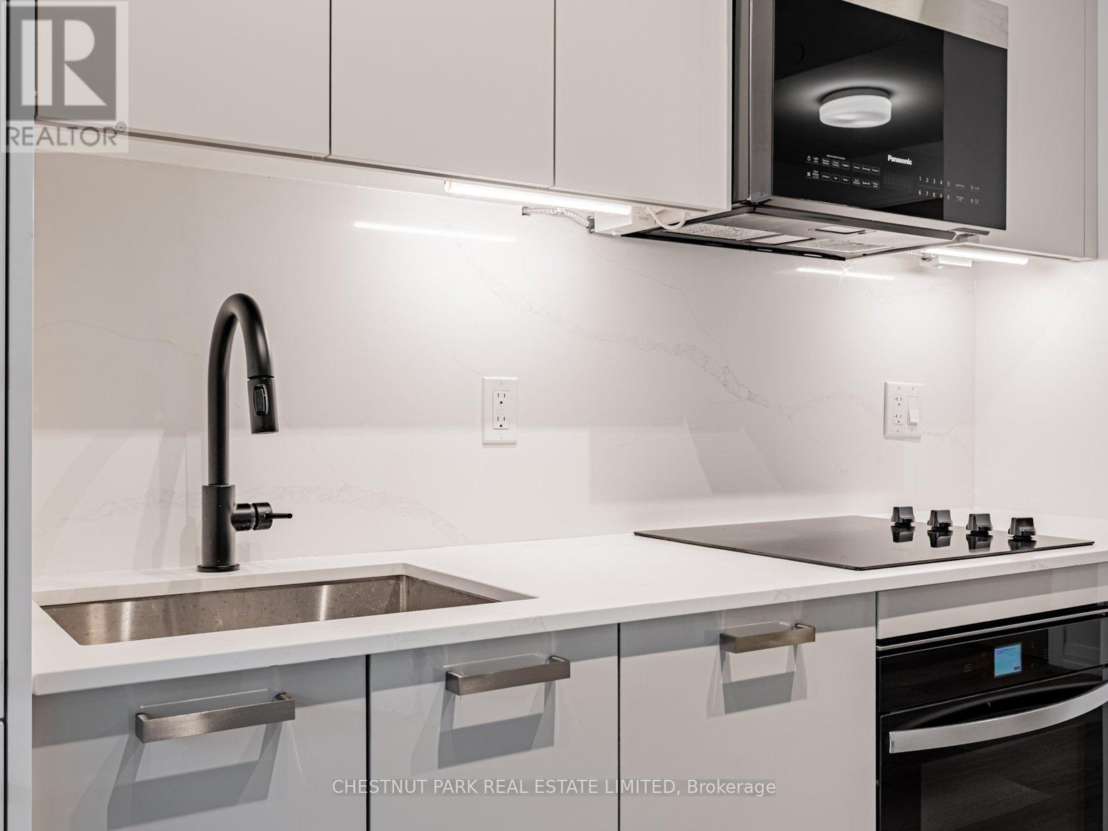 503 - 280 Dundas Street W, Toronto, Ontario  M5T 0E3 - Photo 3 - C12470033