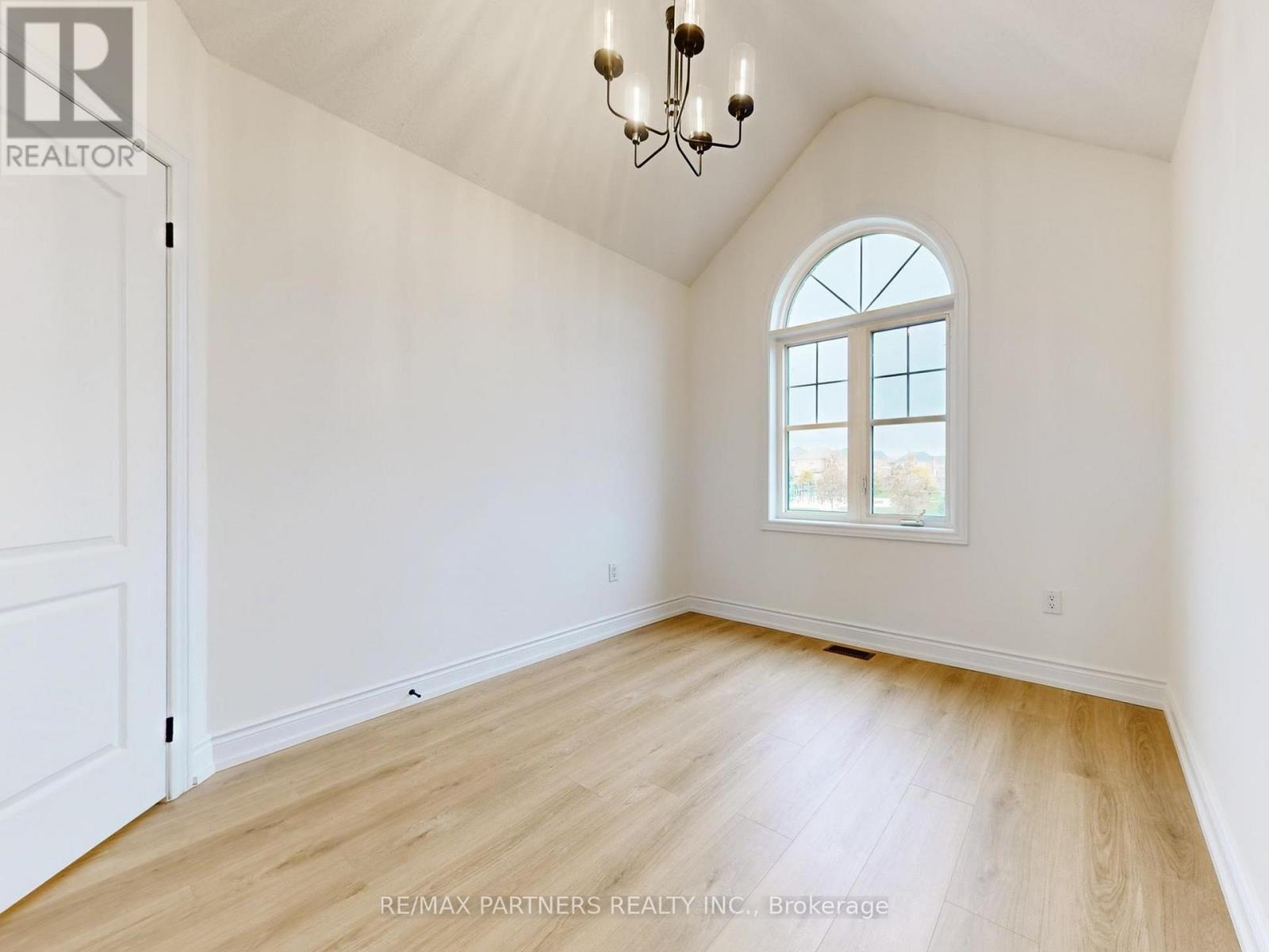 29 Robert Osprey Drive, Markham, Ontario  L6C 0K9 - Photo 7 - N12469538