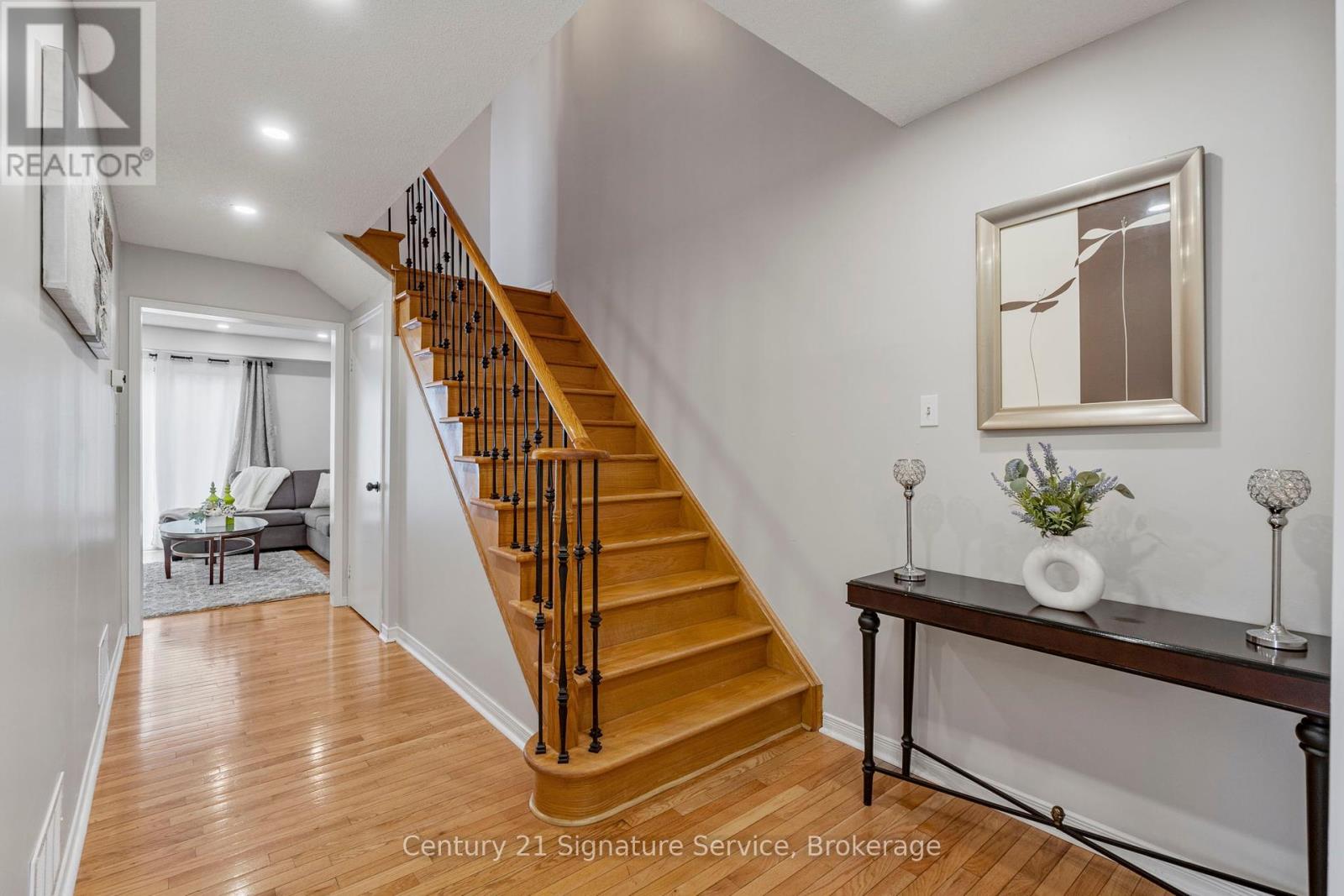 80 Dutch Crescent, Brampton, Ontario  L6Y 3X1 - Photo 2 - W12466647