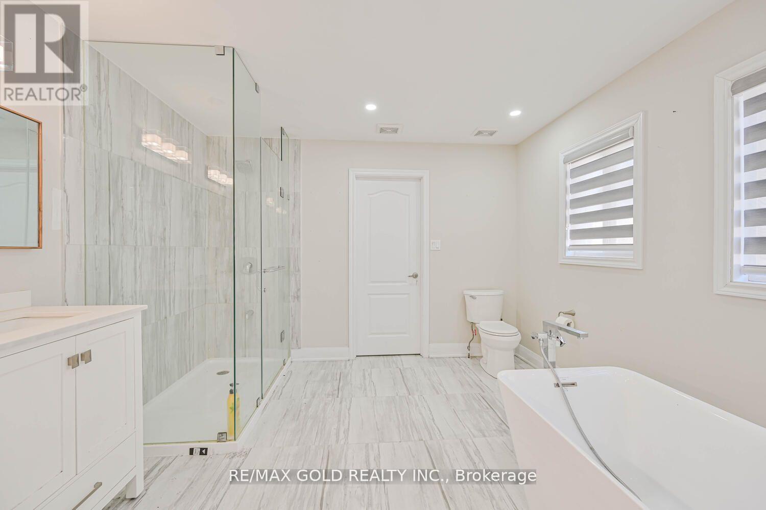 3 Freshspring Drive, Brampton, Ontario  L6R 3H6 - Photo 21 - W12466942