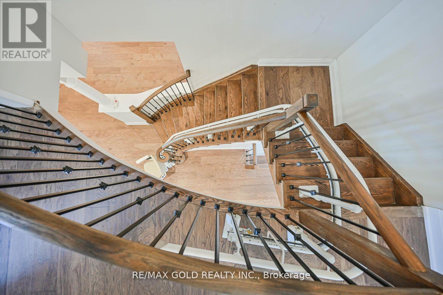 3 Freshspring Drive, Brampton, Ontario  L6R 3H6 - Photo 18 - W12466942