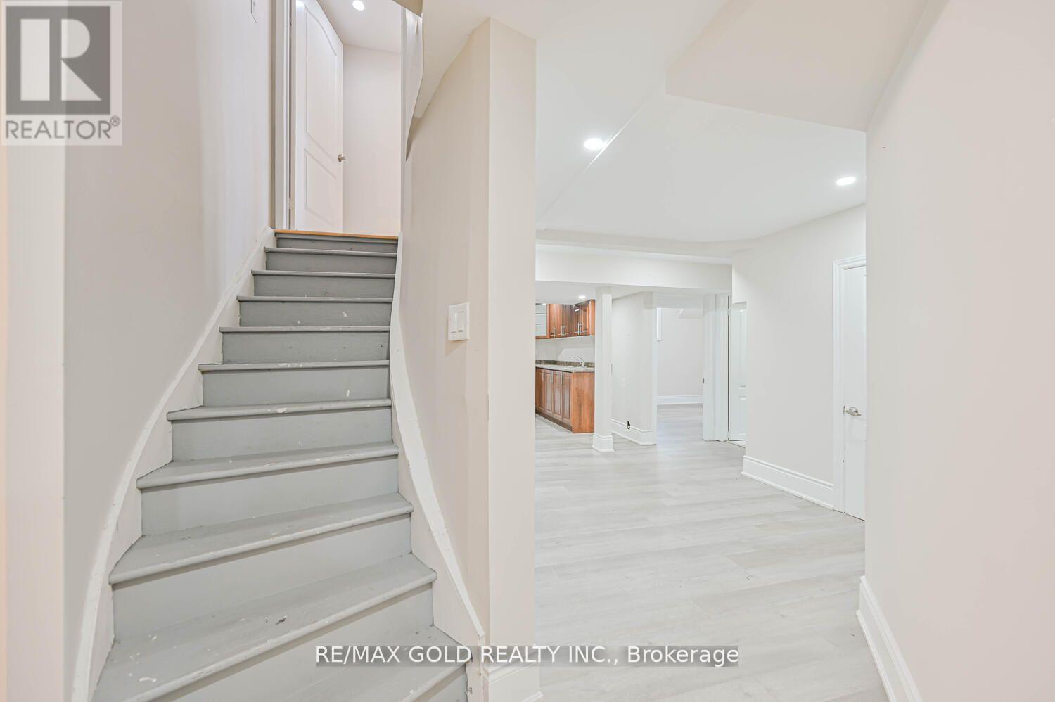 3 Freshspring Drive, Brampton, Ontario  L6R 3H6 - Photo 29 - W12466942