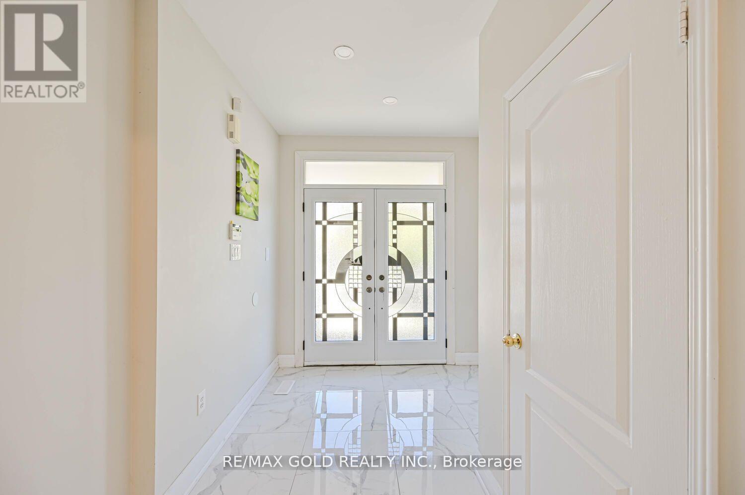 3 Freshspring Drive, Brampton, Ontario  L6R 3H6 - Photo 43 - W12466942