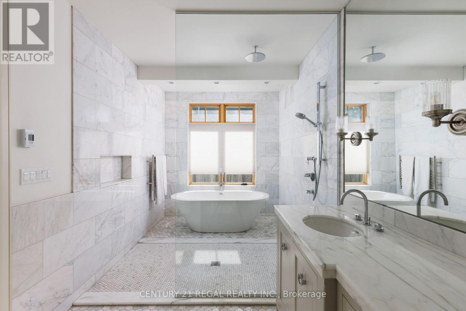 2442 Meadowood Crescent, Oakville, Ontario  L6L 1V6 - Photo 24 - W12469948