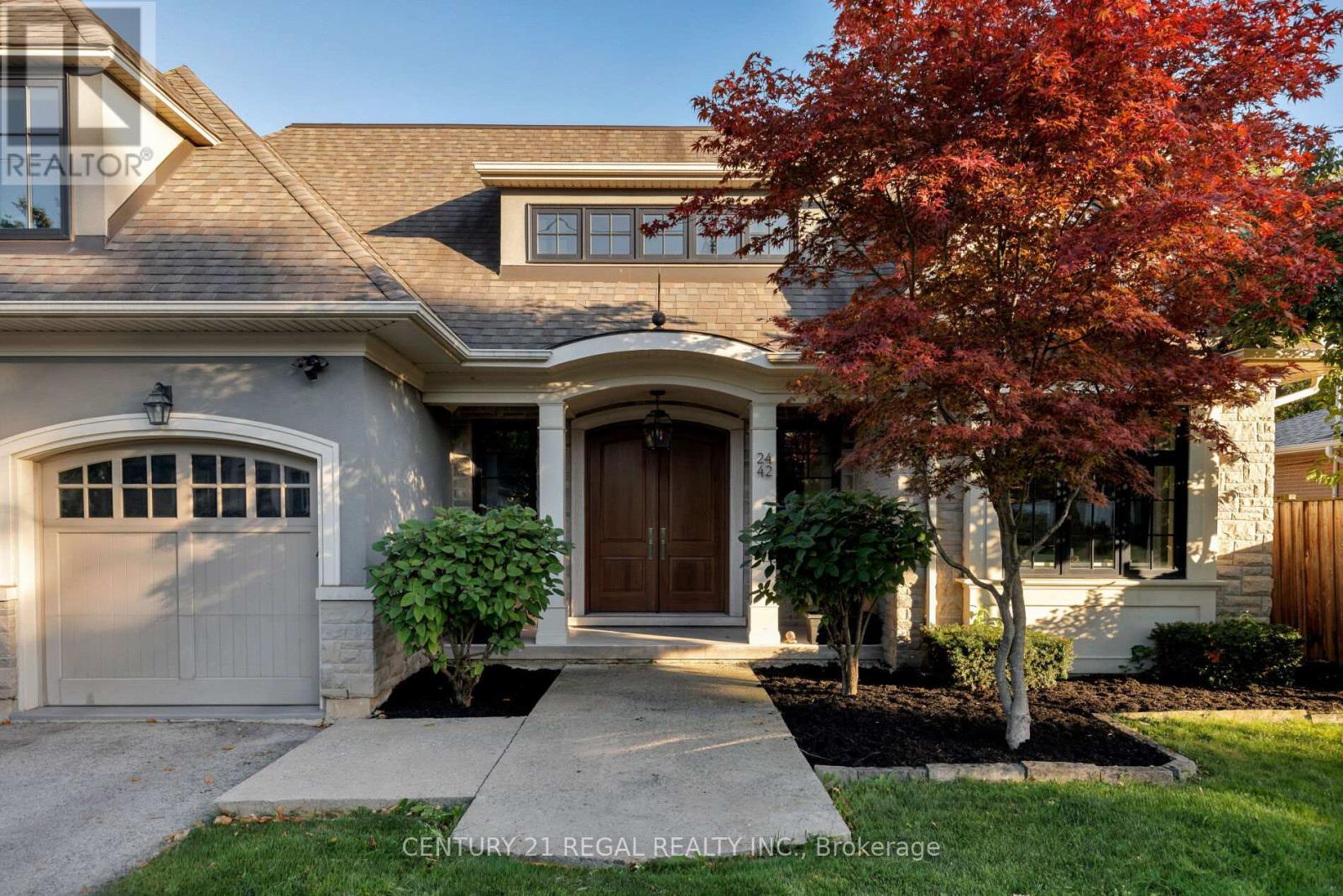 2442 Meadowood Crescent, Oakville, Ontario  L6L 1V6 - Photo 3 - W12469948