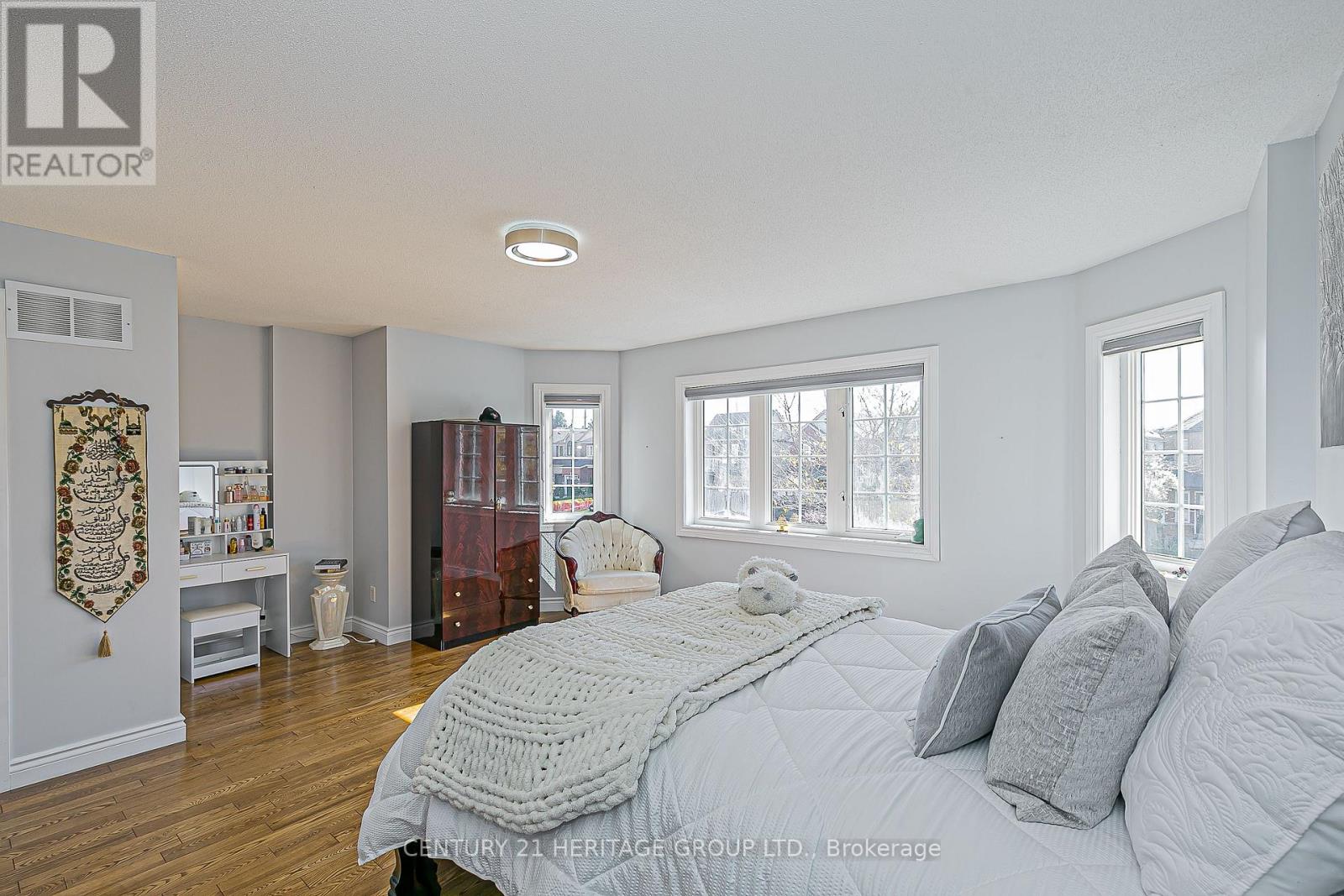 549 Pelletier Court, Newmarket, Ontario  L3X 2N7 - Photo 26 - N12470008
