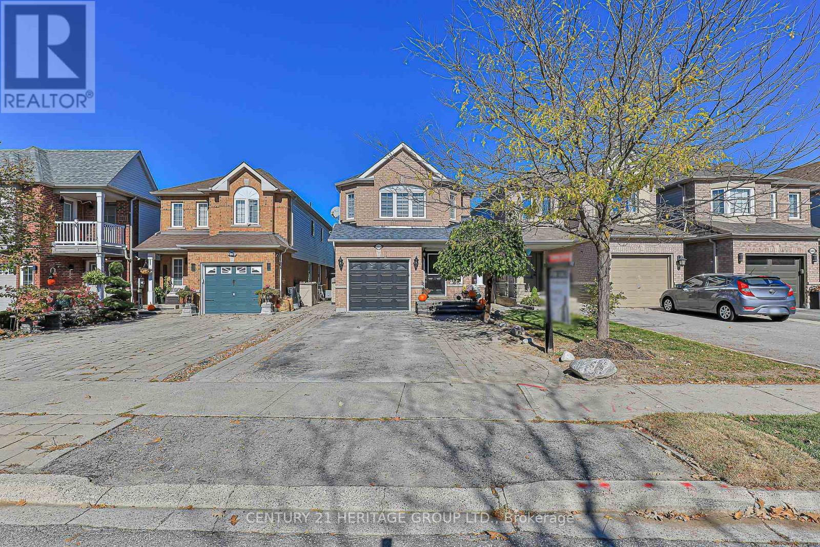 549 Pelletier Court, Newmarket, Ontario  L3X 2N7 - Photo 6 - N12470008