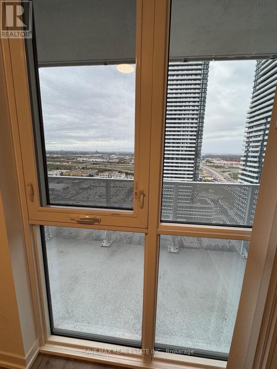 2215 - 28 Interchange Way, Vaughan, Ontario  L4K 0P8 - Photo 11 - N12470029