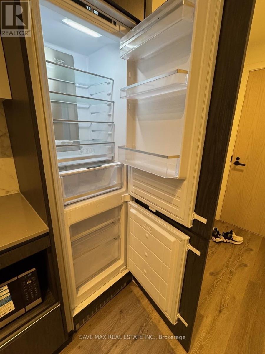 2215 - 28 Interchange Way, Vaughan, Ontario  L4K 0P8 - Photo 15 - N12470029