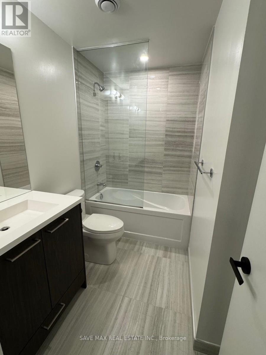 2215 - 28 Interchange Way, Vaughan, Ontario  L4K 0P8 - Photo 5 - N12470029
