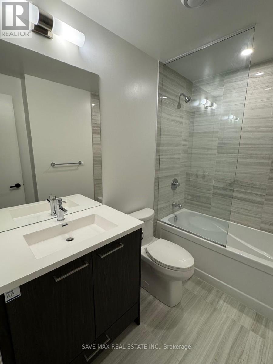2215 - 28 Interchange Way, Vaughan, Ontario  L4K 0P8 - Photo 8 - N12470029